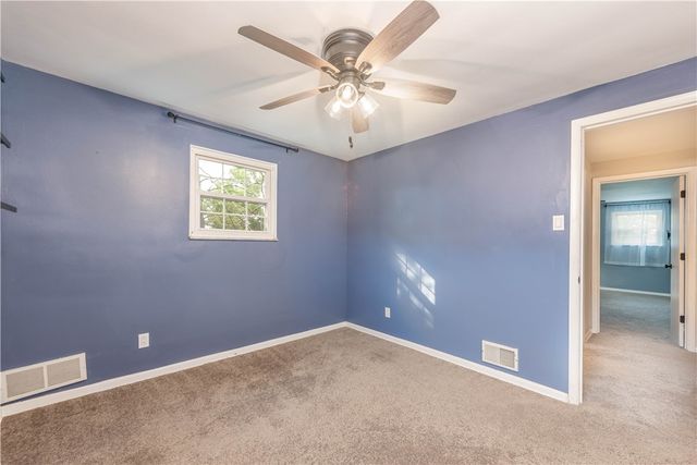 1361 Pesavento Dr, Bridgeville, PA 15017