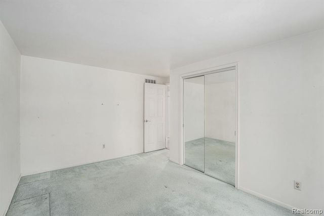 5023 Spring Well Lane, Grand Blanc, MI 48439