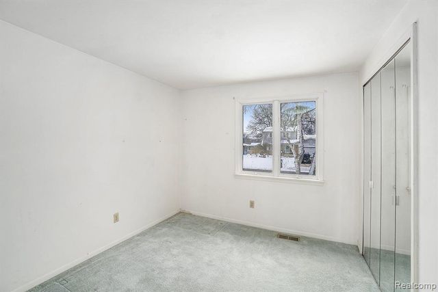 5023 Spring Well Lane, Grand Blanc, MI 48439