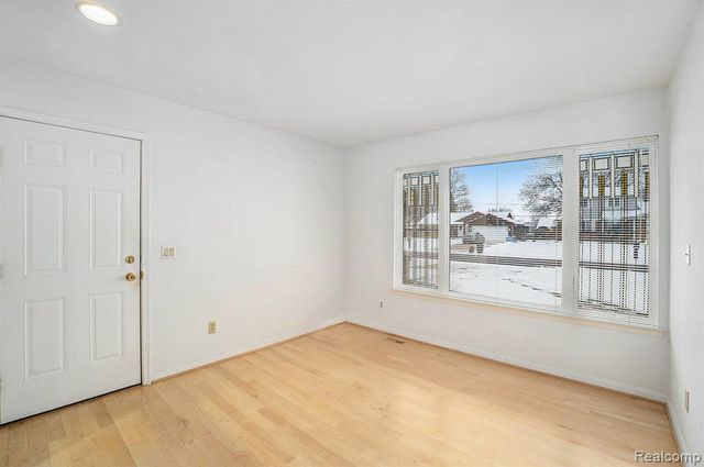 5023 Spring Well Lane, Grand Blanc, MI 48439