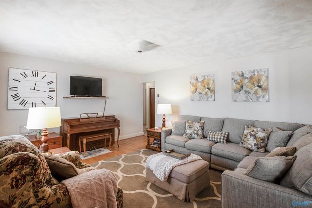 2277 Tabor Road, Gadsden, AL 35904