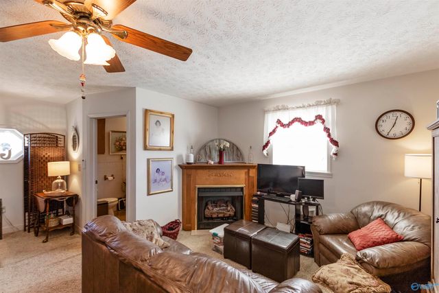 2277 Tabor Road, Gadsden, AL 35904