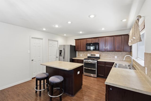 821 Honeywell Drive, Anna, TX 75409