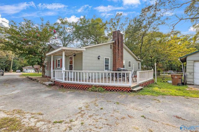 615 Curry Street NW, Hartselle, AL 35640