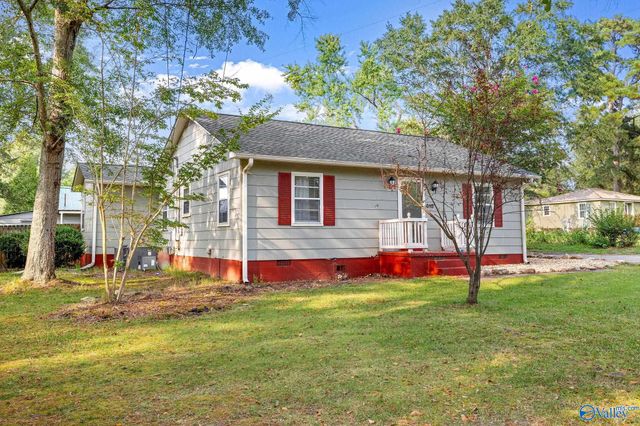 615 Curry Street NW, Hartselle, AL 35640