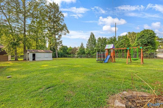 615 Curry Street NW, Hartselle, AL 35640