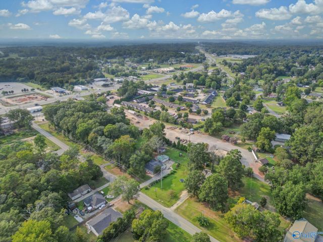 615 Curry Street NW, Hartselle, AL 35640