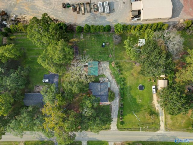 615 Curry Street NW, Hartselle, AL 35640