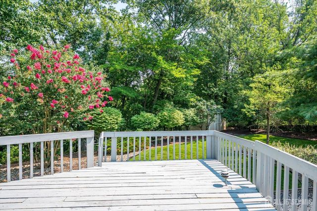 560 Wakefield Drive, Metuchen, NJ 08840