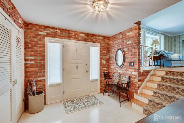 560 Wakefield Drive, Metuchen, NJ 08840