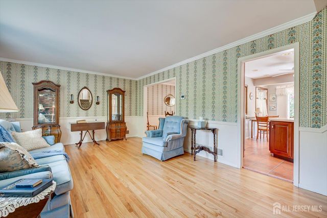 560 Wakefield Drive, Metuchen, NJ 08840