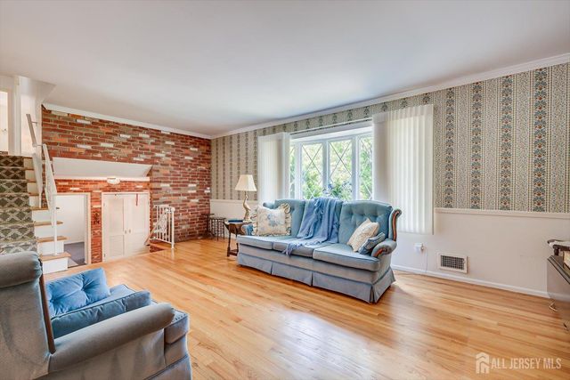 560 Wakefield Drive, Metuchen, NJ 08840