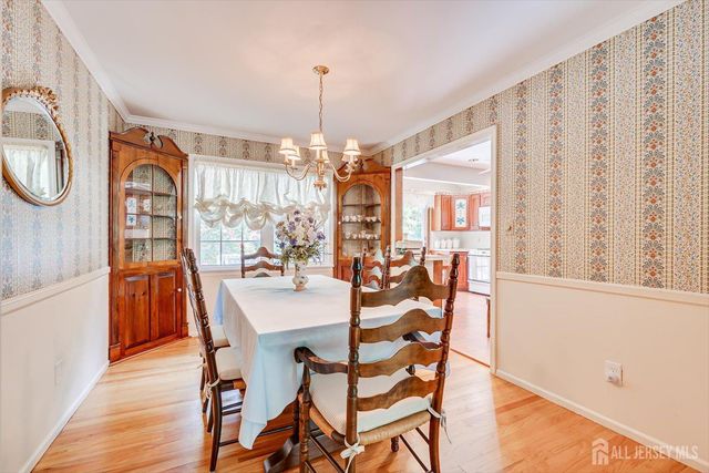 560 Wakefield Drive, Metuchen, NJ 08840