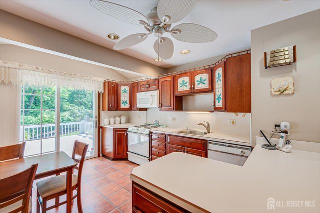 560 Wakefield Drive, Metuchen, NJ 08840
