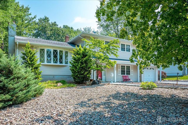 560 Wakefield Drive, Metuchen, NJ 08840