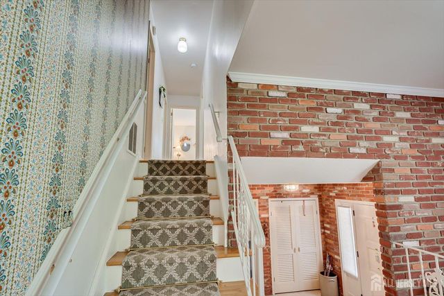 560 Wakefield Drive, Metuchen, NJ 08840