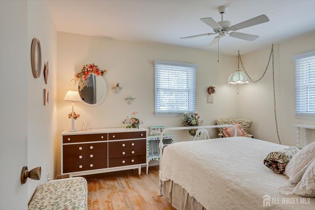560 Wakefield Drive, Metuchen, NJ 08840