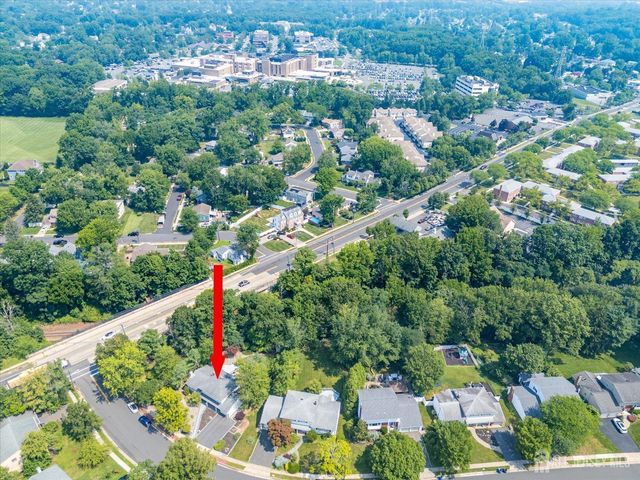 560 Wakefield Drive, Metuchen, NJ 08840