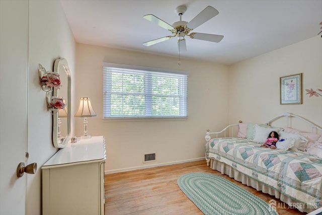 560 Wakefield Drive, Metuchen, NJ 08840