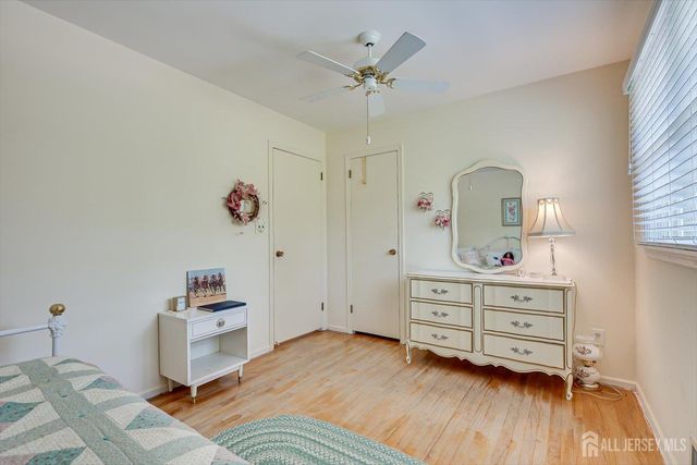 560 Wakefield Drive, Metuchen, NJ 08840