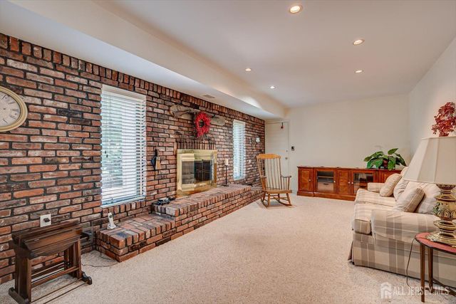 560 Wakefield Drive, Metuchen, NJ 08840