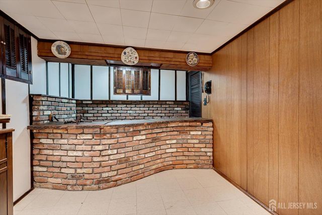 560 Wakefield Drive, Metuchen, NJ 08840