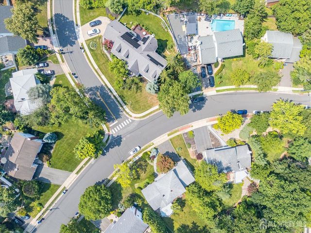 560 Wakefield Drive, Metuchen, NJ 08840