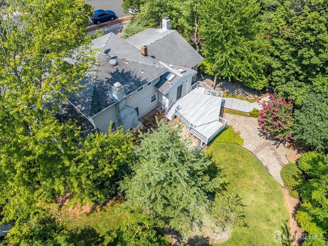 560 Wakefield Drive, Metuchen, NJ 08840