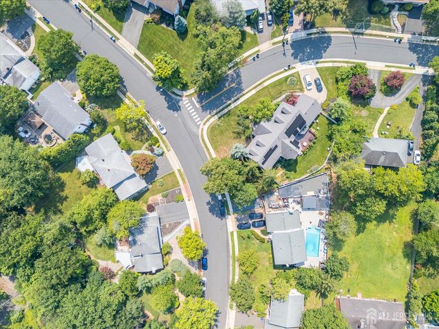 560 Wakefield Drive, Metuchen, NJ 08840