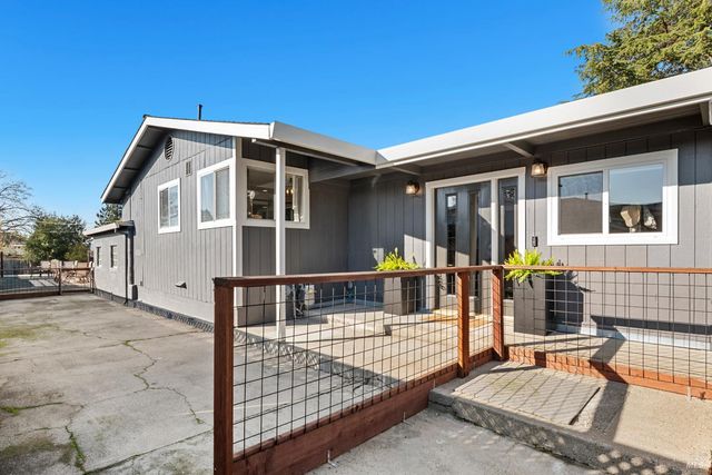 2159 Penny Ln, Napa, CA 94559