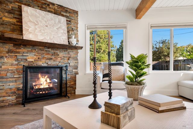 2159 Penny Ln, Napa, CA 94559