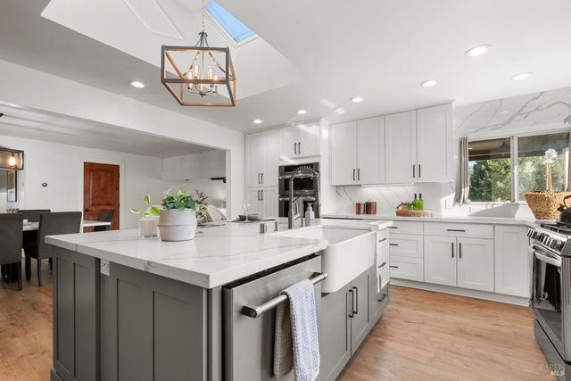 2159 Penny Ln, Napa, CA 94559