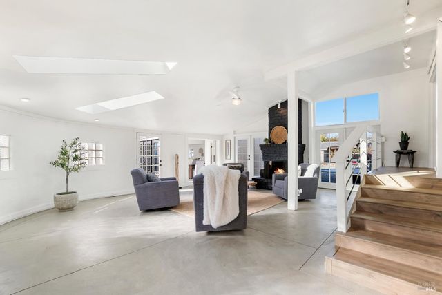 2159 Penny Ln, Napa, CA 94559