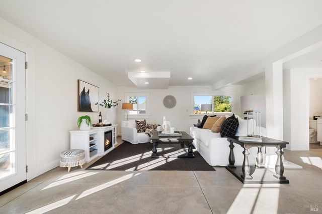 2159 Penny Ln, Napa, CA 94559