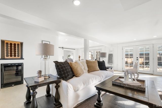 2159 Penny Ln, Napa, CA 94559