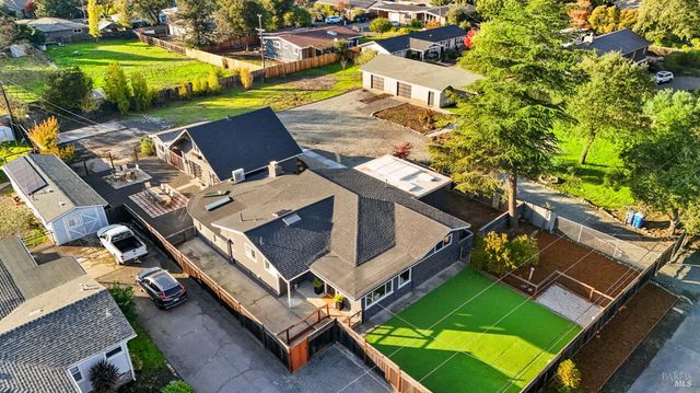 2159 Penny Ln, Napa, CA 94559