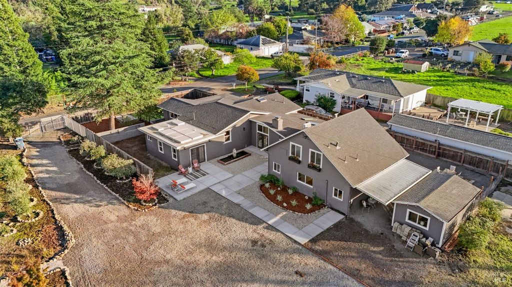 2159 Penny Ln, Napa, CA 94559