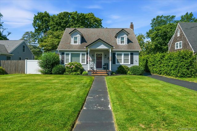 277 Howell Avenue, Riverhead, NY 11901