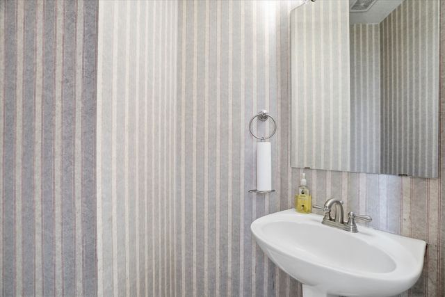 3601 Clearbrook Drive, Fort Worth, TX 76123