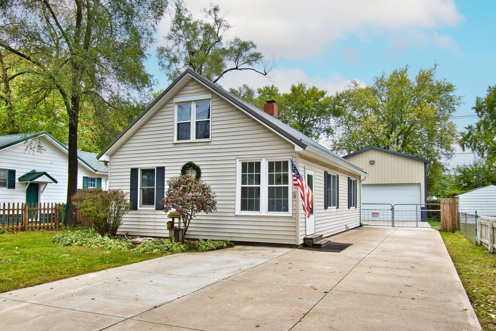 1522 Cherry Street, Niles City, MI 49120