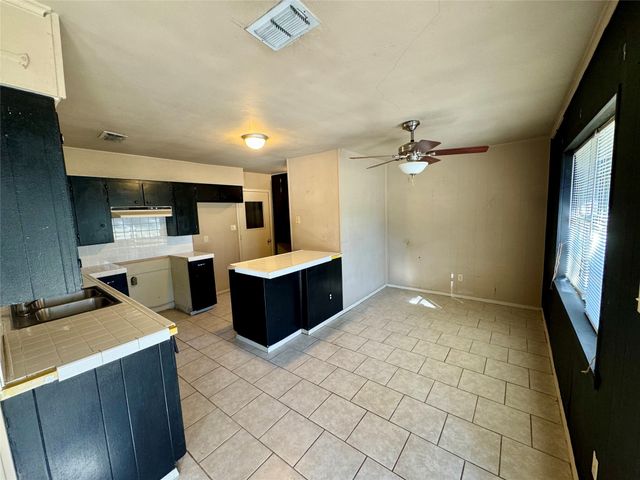 1314 Forrest Drive, Canton, TX 75103