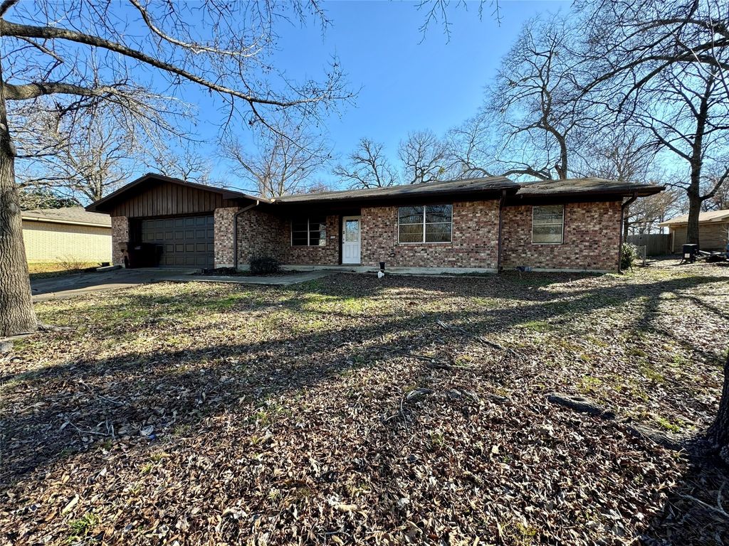 1314 Forrest Drive, Canton, TX 75103