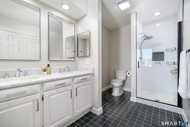 123 Harbor Drive APT 203, Stamford, CT 06902