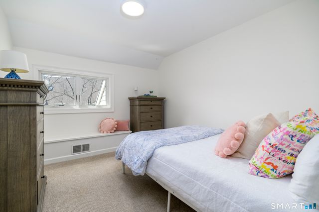 123 Harbor Drive APT 203, Stamford, CT 06902