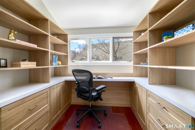 123 Harbor Drive APT 203, Stamford, CT 06902