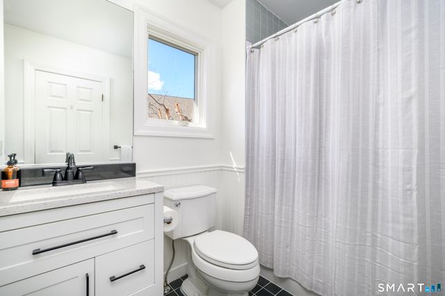 123 Harbor Drive APT 203, Stamford, CT 06902