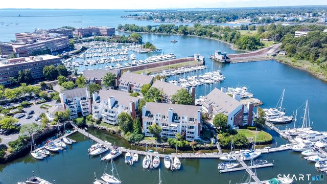 123 Harbor Drive APT 203, Stamford, CT 06902