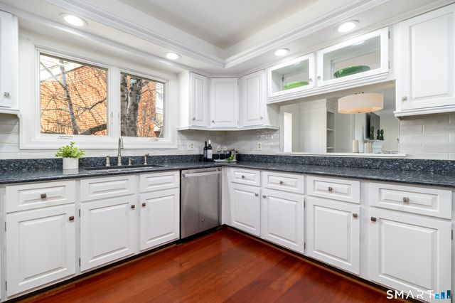 123 Harbor Drive APT 203, Stamford, CT 06902