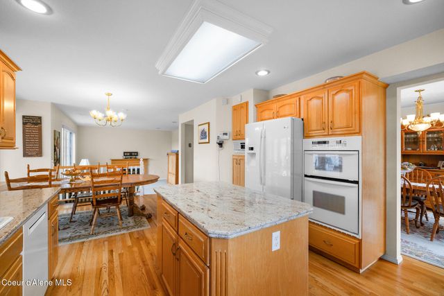 7255 N Colfax ST, Dalton Gardens, ID 83815