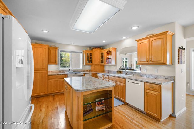 7255 N Colfax ST, Dalton Gardens, ID 83815